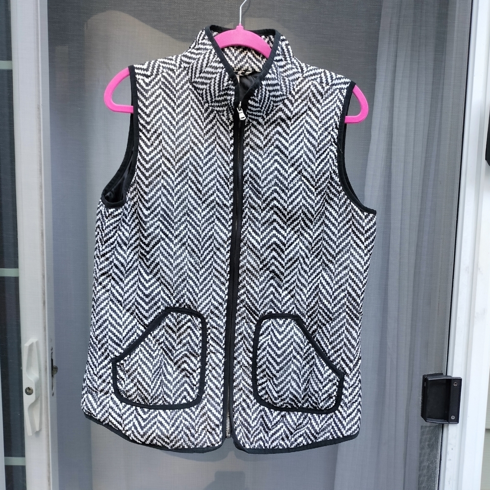 Red Camel Black and White Large Herringbone Vest